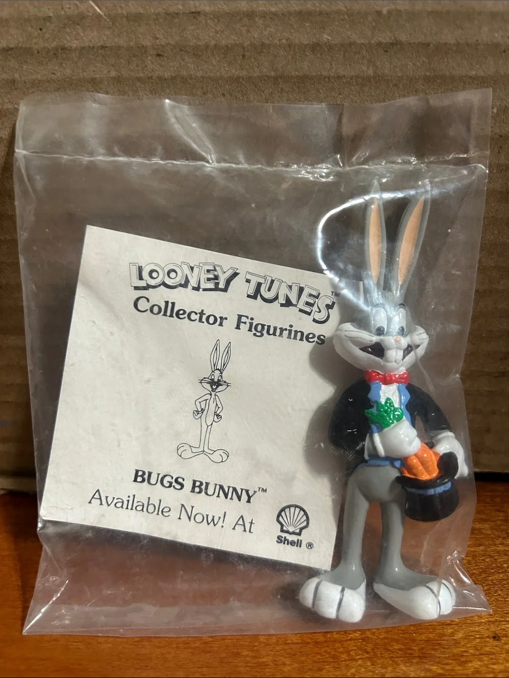 Warner Bros. Looney Tunes Bugs Bunny Figurine - Gray, Black, Orange